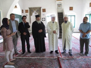 o Mουφτής στα μουσουλμανικά μνημεία της Λευκωσίας