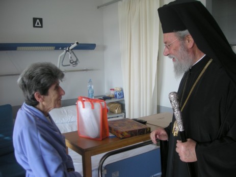Ο Μακαριώτατος Αρχιεπίσκοπος Κύπρου Χρυσόστομος Β΄ επισκέφθηκε τους ασθενείς στο Γενικό Νοσοκομείο Πάφου