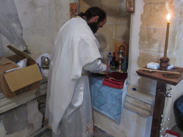 Θεία Λειτουργία στον Άγιο Γεώργιο Έξω Μετοχίου