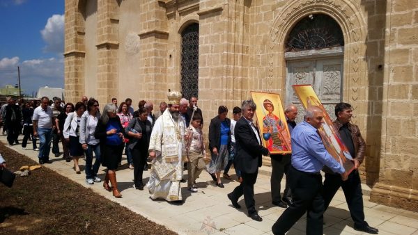 Θεία Λειτουργία στον Άγιο Γεώργιο Έξω Μετοχίου