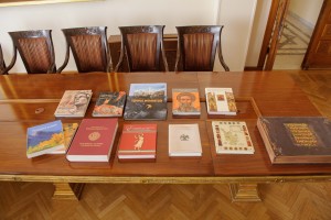 Παραλαβή δωρεάς βιβλίων εκδόσεων του Πολιτιστικού Ιδρύματος Τράπεζας Κύπρου (2)