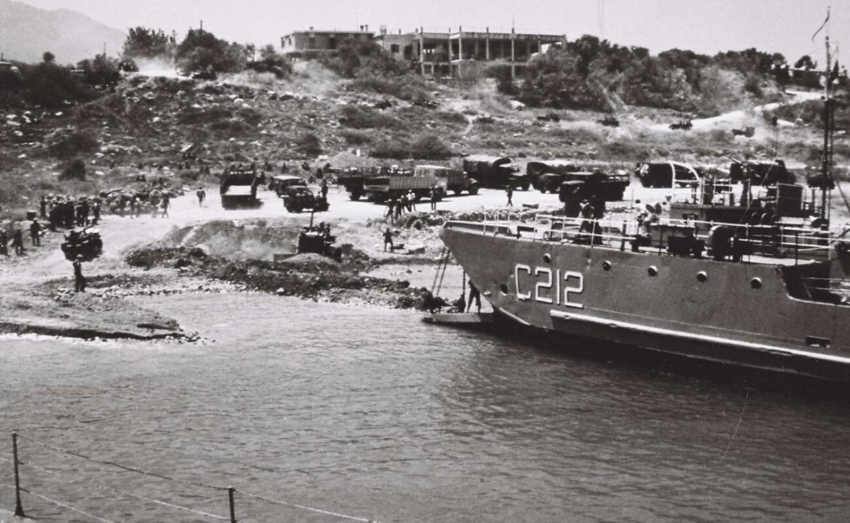 Ο ανατριχιαστικός ήχος των σειρήνων ξύπνησε την Κύπρο – 52 χρόνια κατοχής