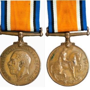 Το χάλκινο Βρετανικό Πολεμικό Μετάλλιο (British War Medal),
το οποίο απονεμήθηκε στους ημιονηγούς του Μακεδονικού Μετώπου. Europeana 1914-1918.